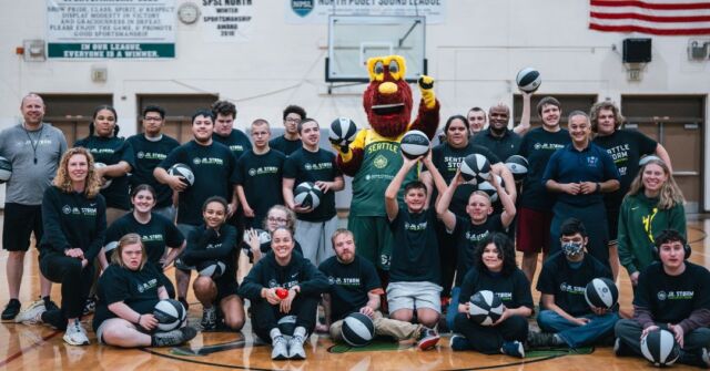 Shoutout to the fantastic team at @seattlestorm for the unforgettable training sessions with UCS on Tuesday! We're so appreciative of your support and dedication to our athletes. 🏀⚡

(📸: @seattlestorm)