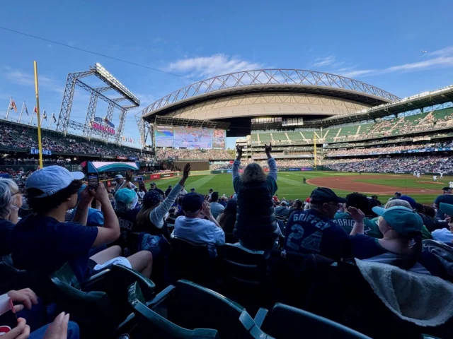 Sunshine, baseball, and a ballpark full of inclusion!

Join us July 18 as the @Mariners take on the Giants at @tmobilepark!

Bring your teammates, friends, family, and biggest Mariners fans for a summer night you won't want to miss.

Bonus: Every ticket sold helps support Special Olympics Washington athletes across the state.

Click the link in our bio to grab your seats before July 17 at 5 p.m.!