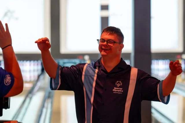 Pullman and Moses Lake, we could use your help at the lanes! 🎳

Special Olympics Washington’s East Region bowling competitions are coming up, and volunteers help make these events possible. Join us for one or both:

📍 Pullman: Saturday, October 10 at Zeppoz
View the Pullman event schedule

📍 Moses Lake: Sunday, October 11 at Lake Bowl
View the Moses Lake event schedule

Come cheer on athletes and be part of a great day of competition! Click the link in our bio to register as a volunteer.